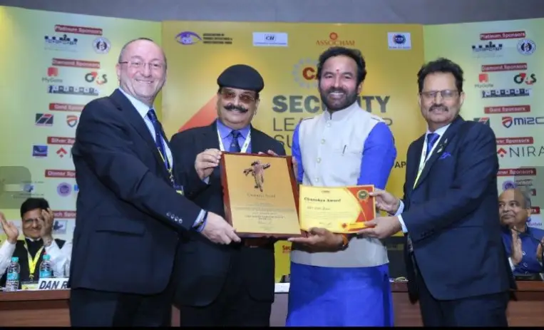 Tourism minister kishan Reddy distribute awards.